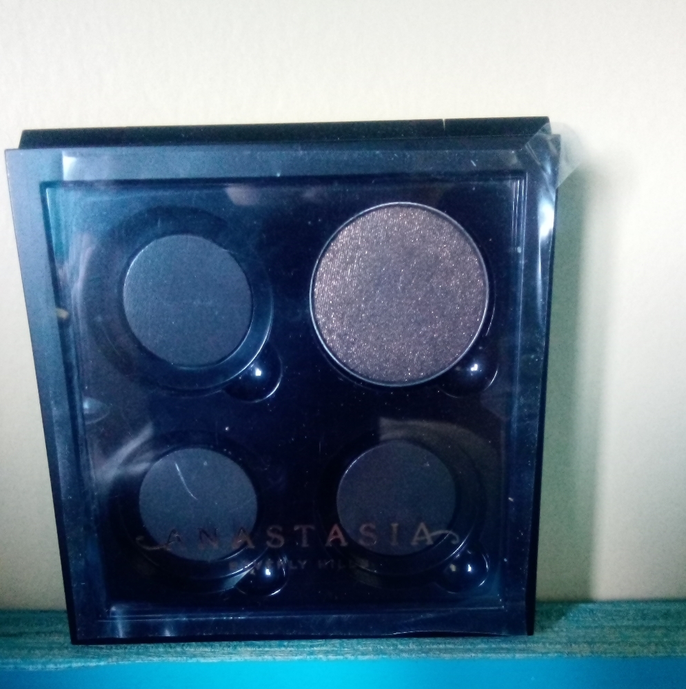 💸4/$25 ABH Dark Chocolate Shimmer Eyeshadow